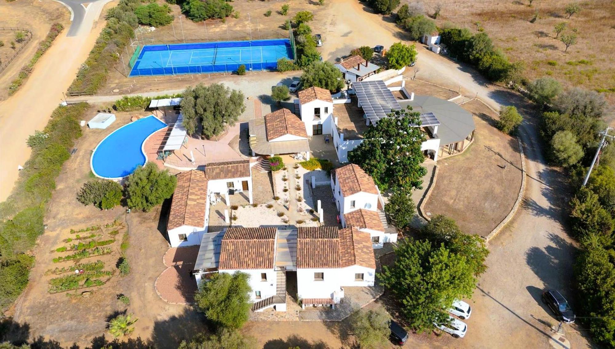 Cort'E Nastasj Hotel Tertenia Luaran gambar